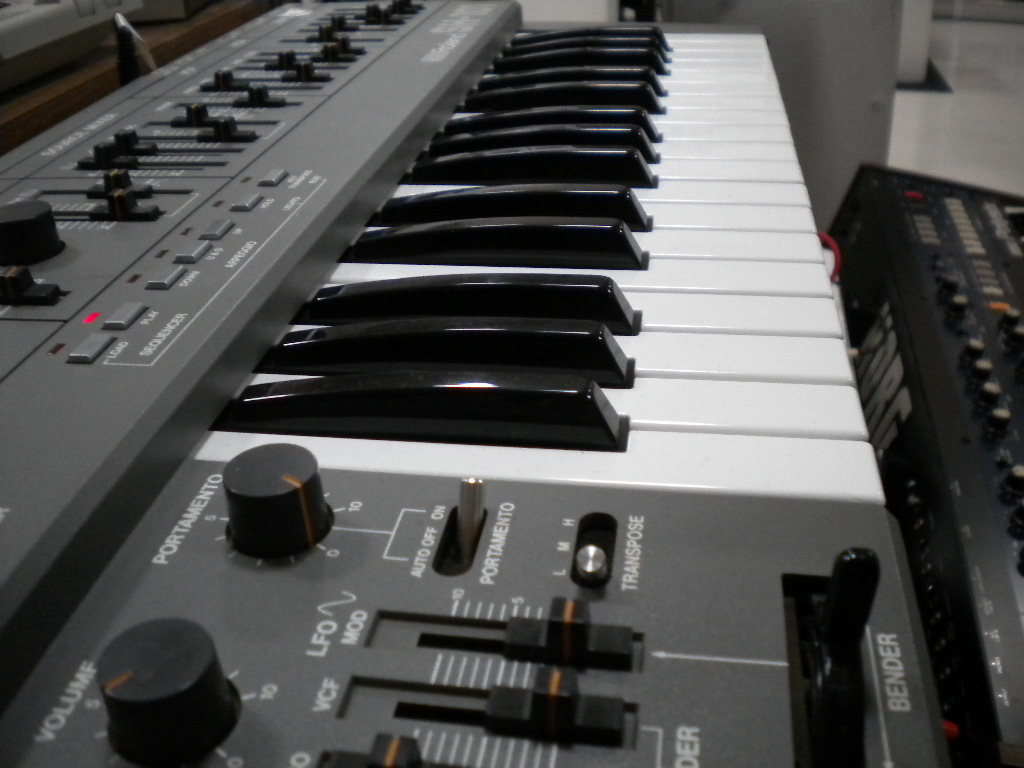 Roland SH-101懐古記 : 風流音色まねゑもん Roland SH-101懐古記 : 風流音色まねゑもん
