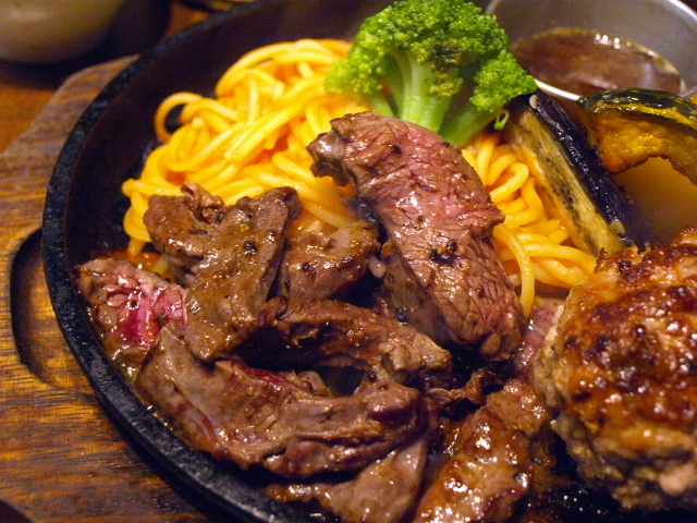 札幌　STEAK HAMBURG ひげ ６条店_d0153062_96452.jpg