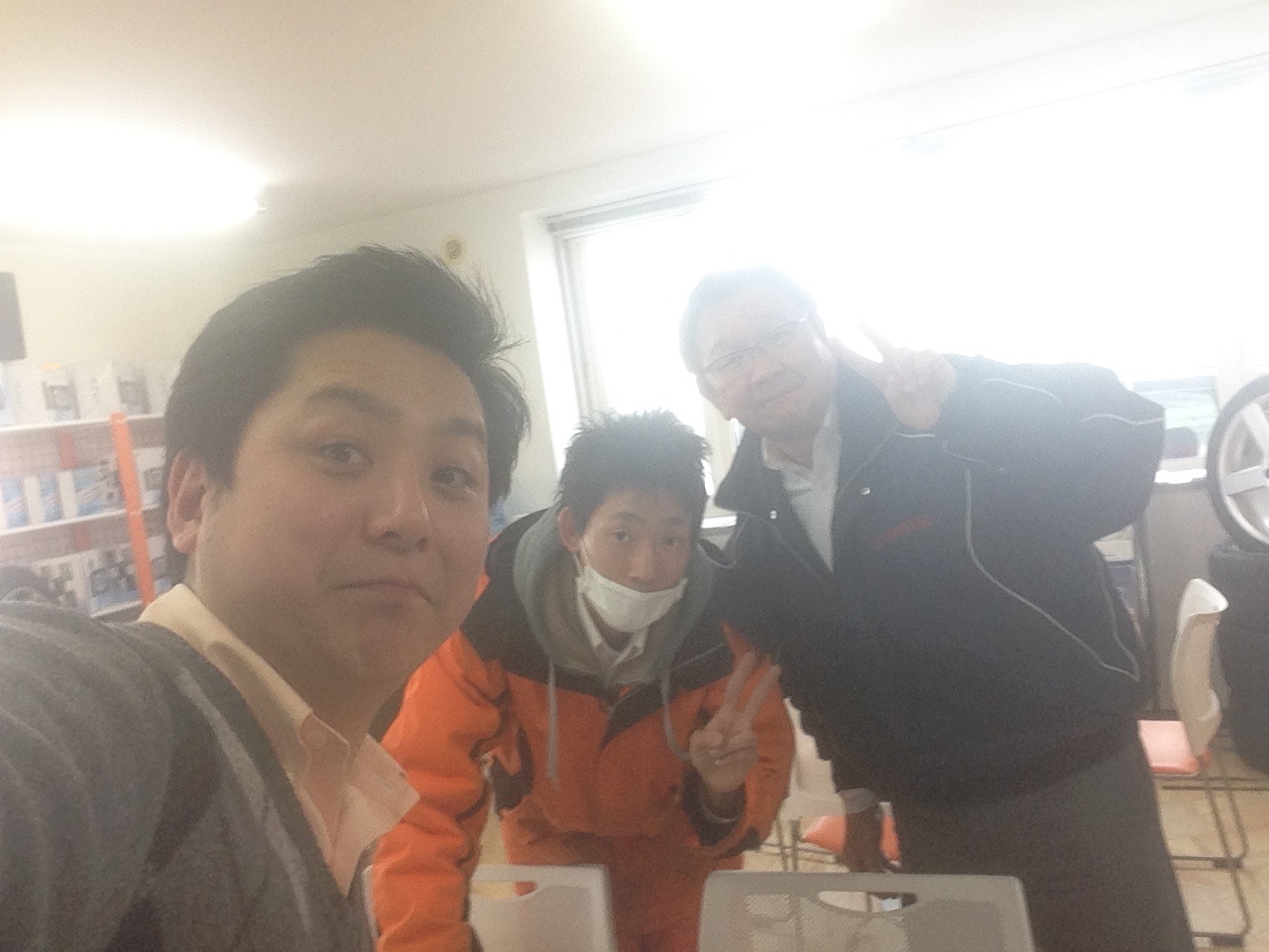 3月12日(木)トミーアウトレット☆M様アルファードご成約!!軽自動車☆bB☆ヴォクシー☆_b0127002_2024235.jpg
