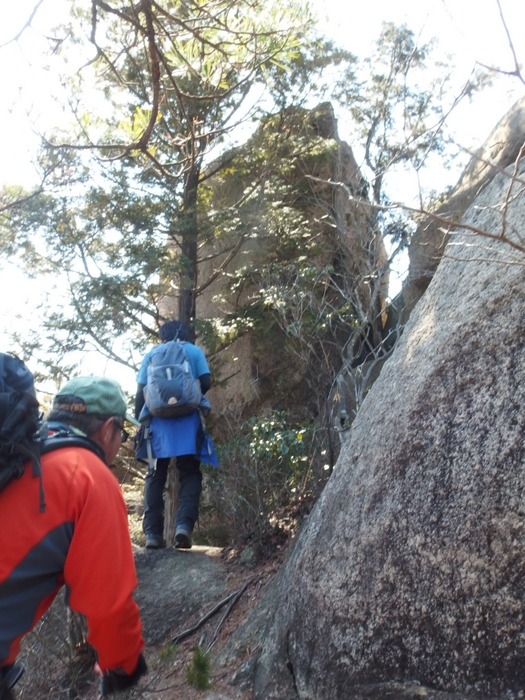 三倉岳＆瓦小屋山縦走 その３_c0116915_232545100.jpg