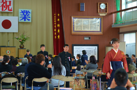 諸鈍小中学校卒業式!_e0028387_1430785.jpg