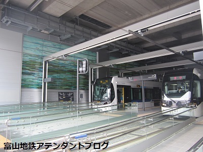 JR富山駅の下に、電停ができました_a0243562_17475515.jpg