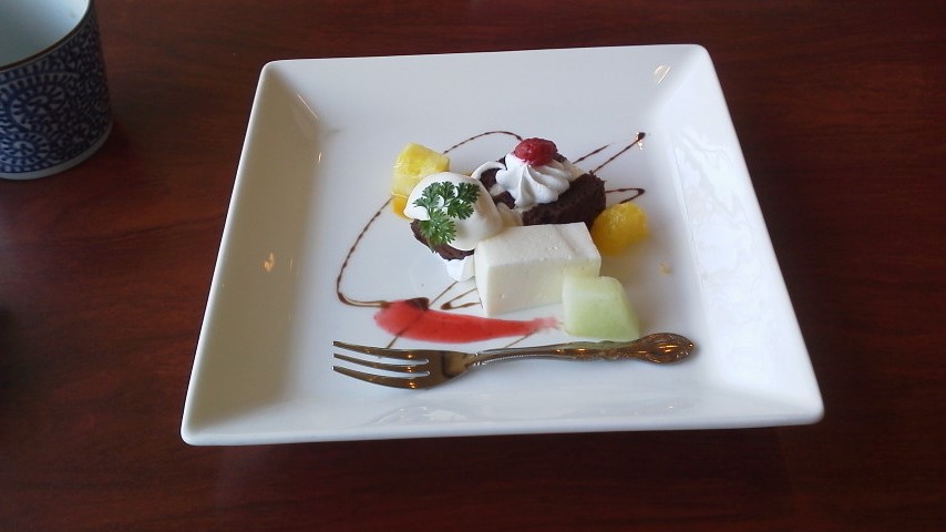 二人でランチ 公孫樹の木 Gg安倍の八幡電材blog 二人でランチ 公孫樹の木 Gg安倍の八幡電材blog