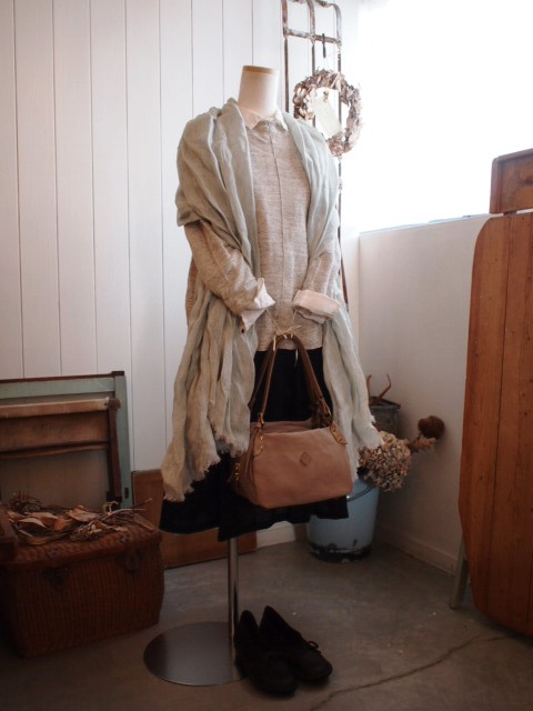シャツ+プルオーバー+スカート。_a0164280_12325555.jpg