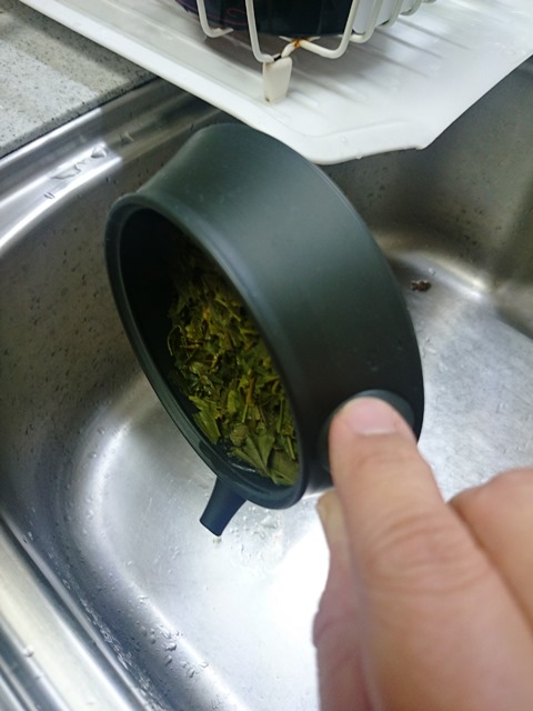 ま、ま、お茶でも飲んで落ち着いて。_e0167593_131037.jpg