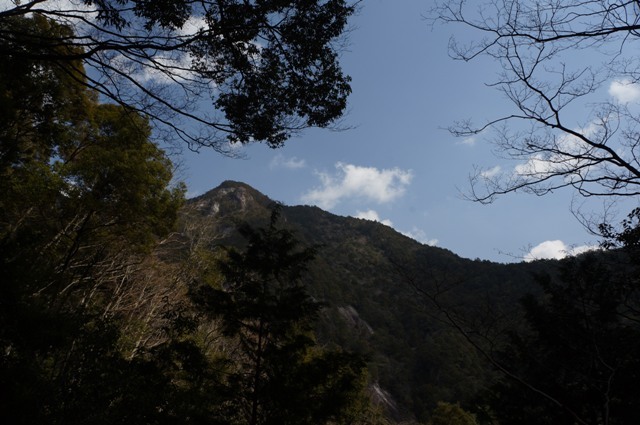 新城　乳岩峡編　その３　巨大な岩の間から見える絶景_e0292414_19402436.jpg