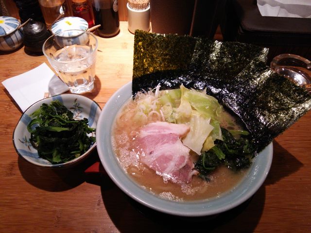 ラーメン並＋ほうれん草増し＠山下醤造_a0117520_3194389.jpg