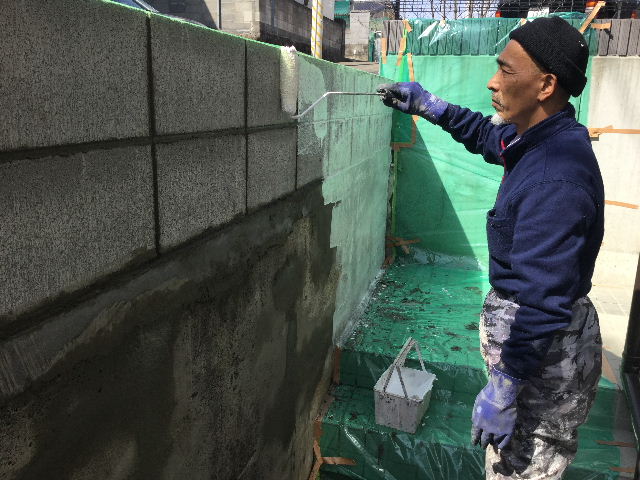 擁壁部分の塗装工事_f0031037_15425944.jpg