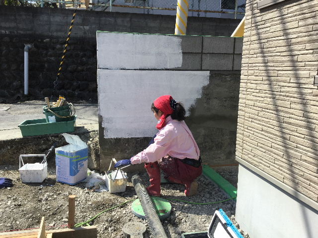 擁壁部分の塗装工事_f0031037_1543562.jpg