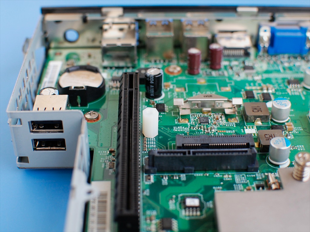 HP Compaq t5740 / t5745 の改造(SOL313-0) == その2 ==_f0175344_14364871.jpg