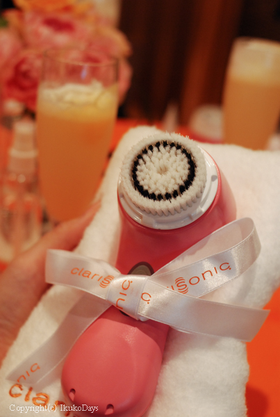 手で洗うよりも6倍の洗浄力を持つ　　：　clarisonic（クラリソニック） 『mia2』_d0114093_3343033.jpg