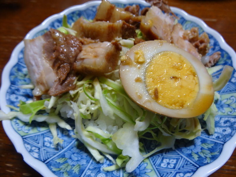 叉焼丼、サーロインステーキ、鰤大根、豚ロース肉の西京味噌漬け、けんちん汁です。_c0225997_12141581.jpg