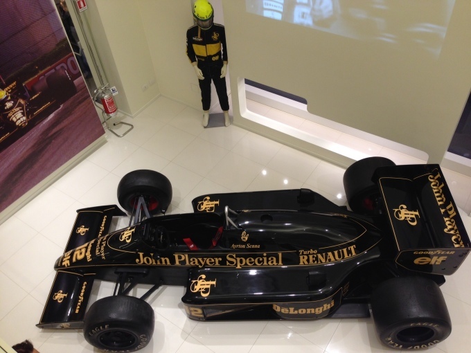 Ayrton Senna a Torino トリノのアイルトン セナ展_b0246303_23574438.jpg