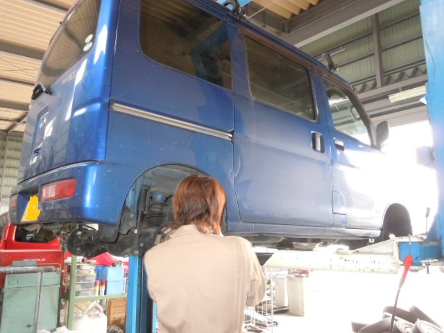 今日のマー君☆ハイゼットカーゴ 車検整備中です( ´ー`)ノ_c0213517_14494227.jpg