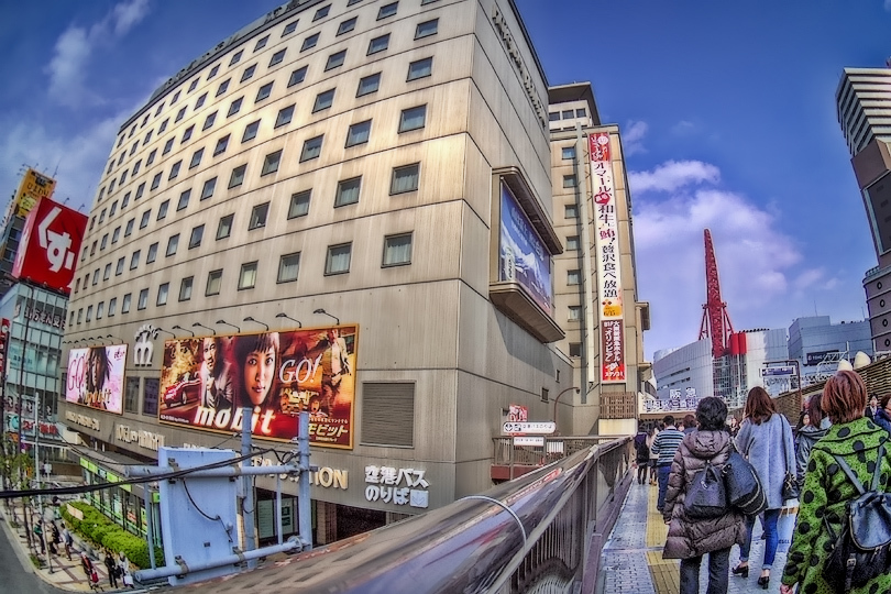 大阪駅前　観覧車の見える風景。_a0160618_09041893.jpg