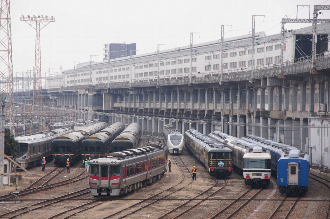 トワイライト三編成すべて揃いぶみ In新大阪 宮原車庫 暮らし英語楽しみながら トワイライト三編成すべて揃いぶみ In新大阪 宮原車庫 暮らし英語楽しみながら