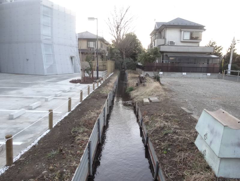 仲町公民館図書館北側用水路整備その後_f0059673_21283969.jpg