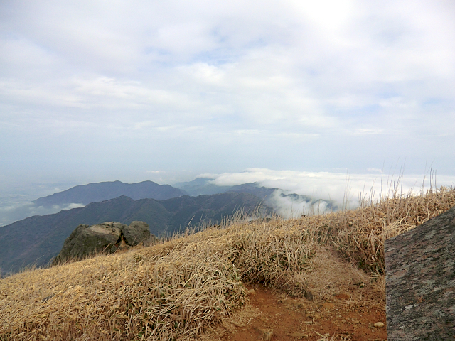 福智山系の縦走(採銅所から、八幡駅まで）_f0356953_20224967.jpg