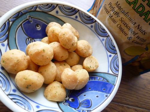 MAUNA LOAのMAUI ONION&GARLIC MACADAMIAS(大袋入り)_c0152767_2114010.jpg