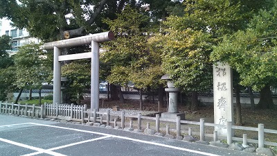 靖国神社へ_c0017046_1129413.jpg