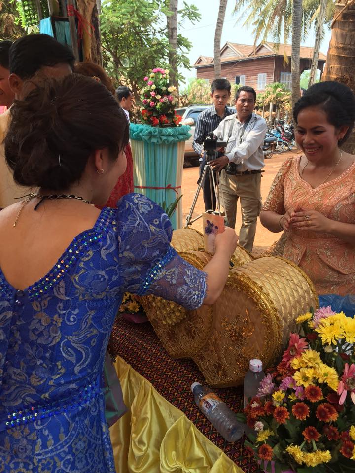 カンボジアの結婚式☆ニャムカー_e0322871_0164372.jpg