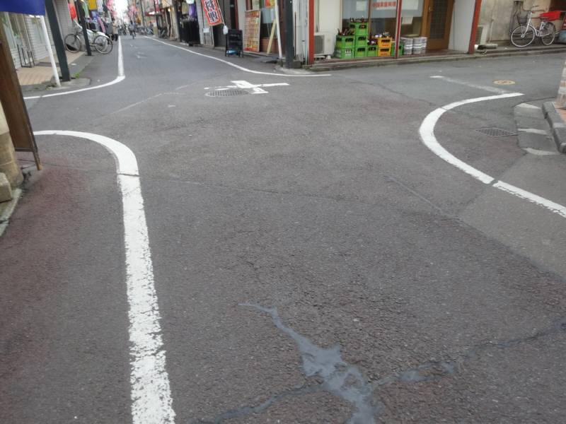 商店街の道路補修_f0059673_2156826.jpg