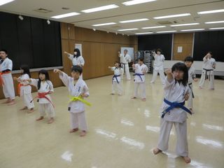 木曜空手は前田教室と手稲教室_c0118332_22314483.jpg