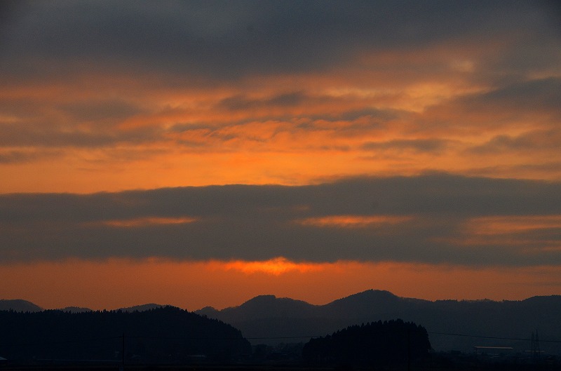 薄曇りの日本海と少しだけの夕焼け・・・・_f0121379_199284.jpg