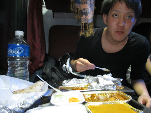 インド最高級寝台列車はほろ苦い思い出ｗ_e0092453_2212654.jpg