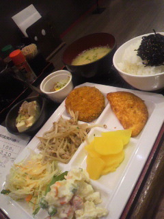 今日の朝ご飯in名古屋ぁ！_f0156758_16314615.jpg