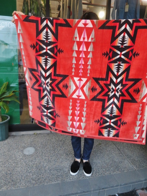 春のレジャーの御伴に♪♪♪ Pedleton ・・・ NATIVE柄 BATH TOWEL!★!_d0152280_7193494.jpg