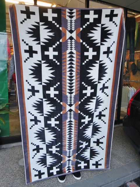 春のレジャーの御伴に♪♪♪ Pedleton ・・・ NATIVE柄 BATH TOWEL!★!_d0152280_7221893.jpg