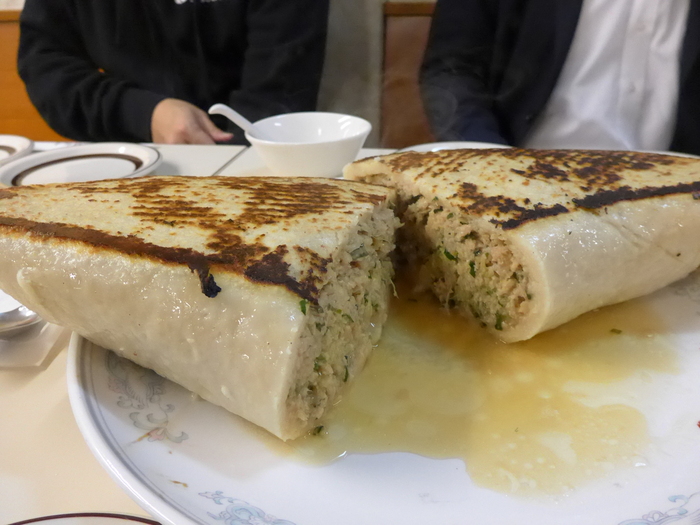 「神楽坂飯店」のジャンボ餃子を食べる。_f0232060_14422031.jpg