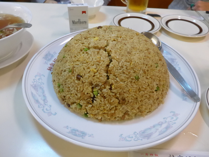 「神楽坂飯店」のジャンボ餃子を食べる。_f0232060_14435760.jpg