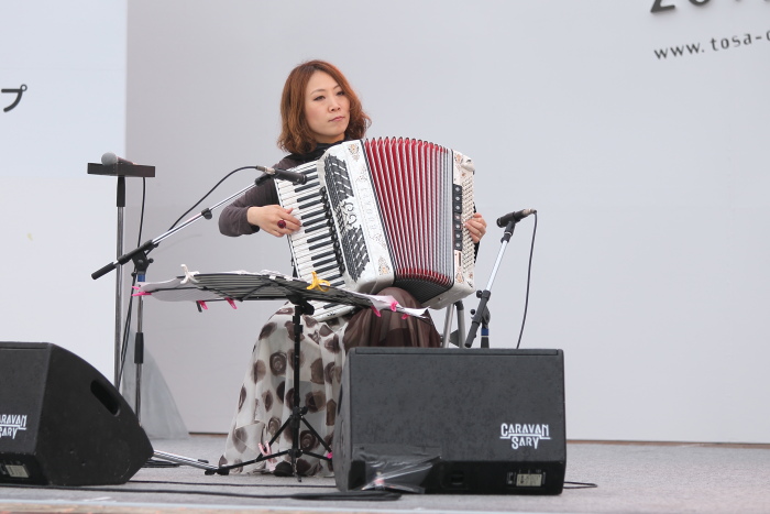 土佐のおきゃく2015[ライブ]坂野志麻_a0077663_915680.jpg