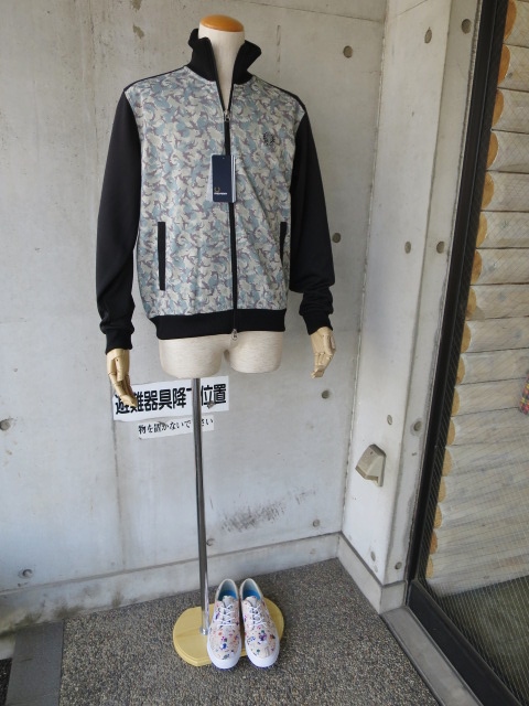 久々ですネ ・・・ FRED PERRY (UK企画) Limited TRACK JACKET!★!_d0152280_13553128.jpg