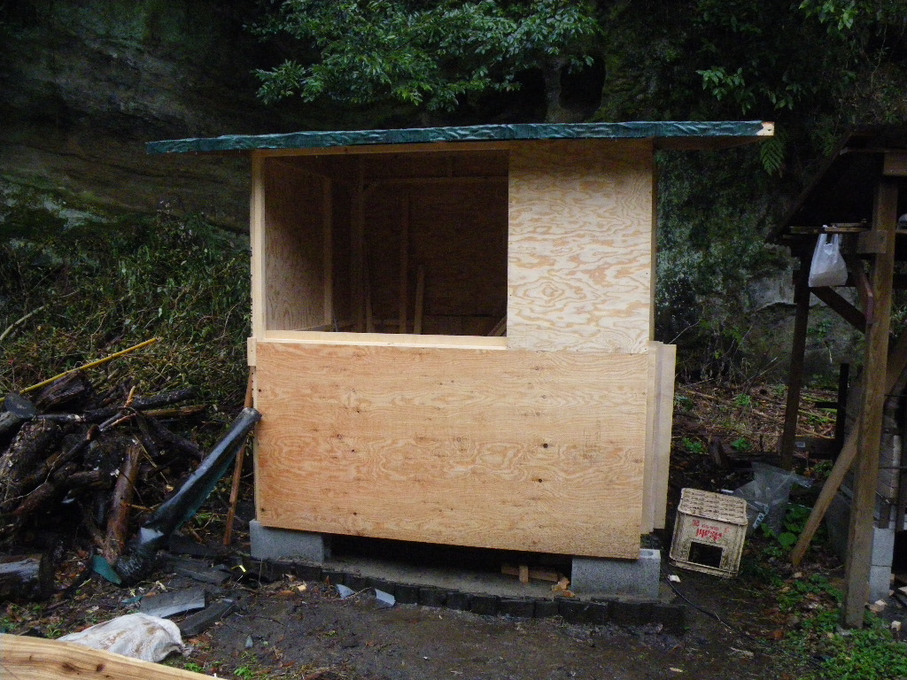1畳半の小屋 屋根 カワセミ工房 鎌倉 旧絵手紙いろは印 1畳半の小屋 屋根 カワセミ工房 鎌倉 旧絵手紙いろは印