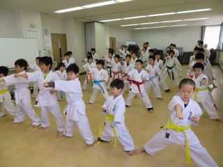 日曜空手 新琴似・新川教室 大盛況!_c0118332_13222642.jpg