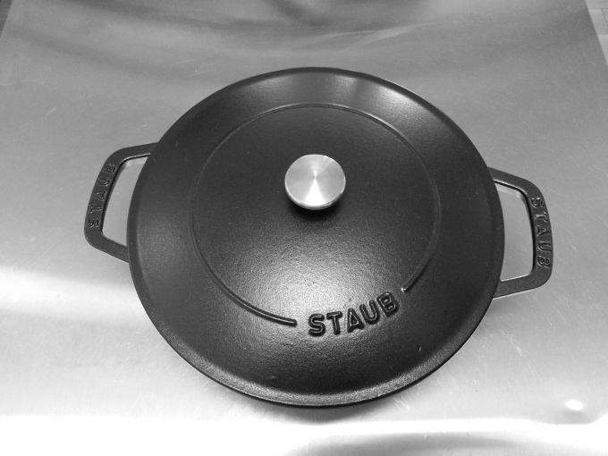 staub ブレイザーソテーパン。 : 早起き鳥の日記