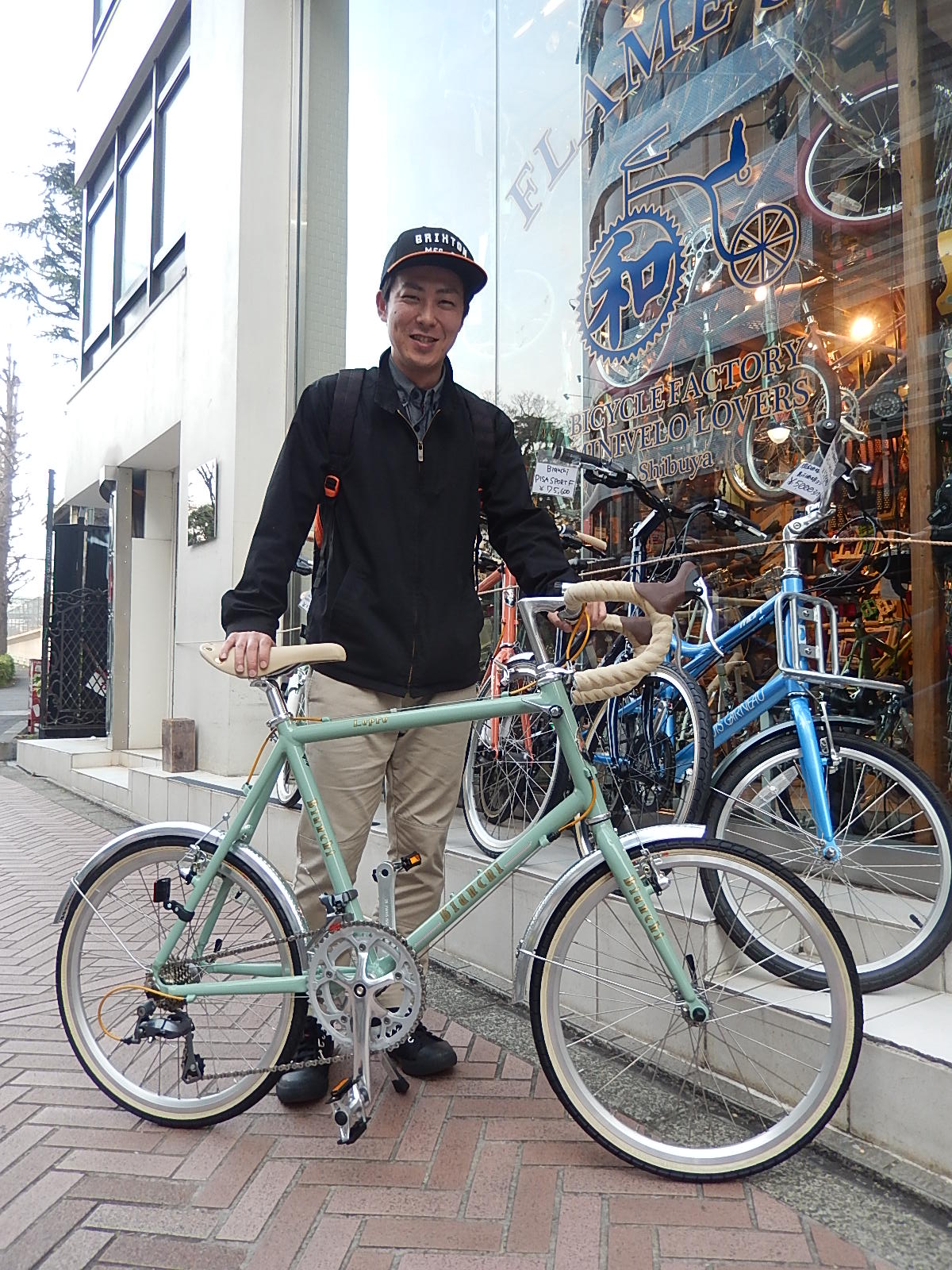 3月22日 渋谷 原宿 の自転車屋 FLAME bike前です_e0188759_19353847.jpg