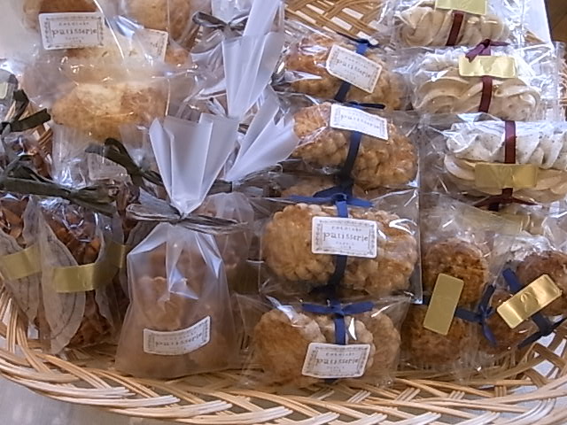 cototoko焼菓子とjam到着!鳥展の様子_d0322493_1175746.jpg