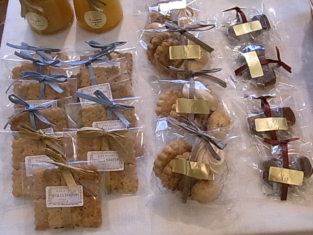 cototoko焼菓子とjam到着!鳥展の様子_d0322493_11813100.jpg