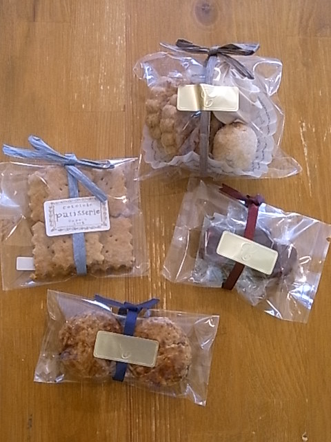 cototoko焼菓子とjam到着!鳥展の様子_d0322493_118269.jpg