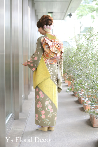 桜柄のお着物に生花のヘッドドレス & 贈呈用リース_b0113510_22544725.jpg