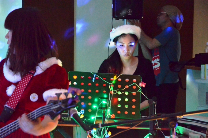 2015年、「第1回目のカラフルライブ@ZOE」のライブレポ♪_e0188087_15224022.jpg
