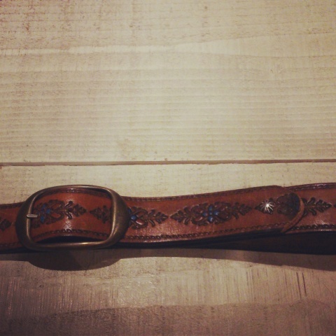 1960-70s \" ORIGINAL CUSTOM \" vintage CARVING LEATHER BELT ._d0172088_23140437.jpg