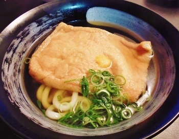 ブログのお引越し悩むなぁ・・・・ぽたぽたお揚げのきつねうどん_b0307692_12454121.jpg