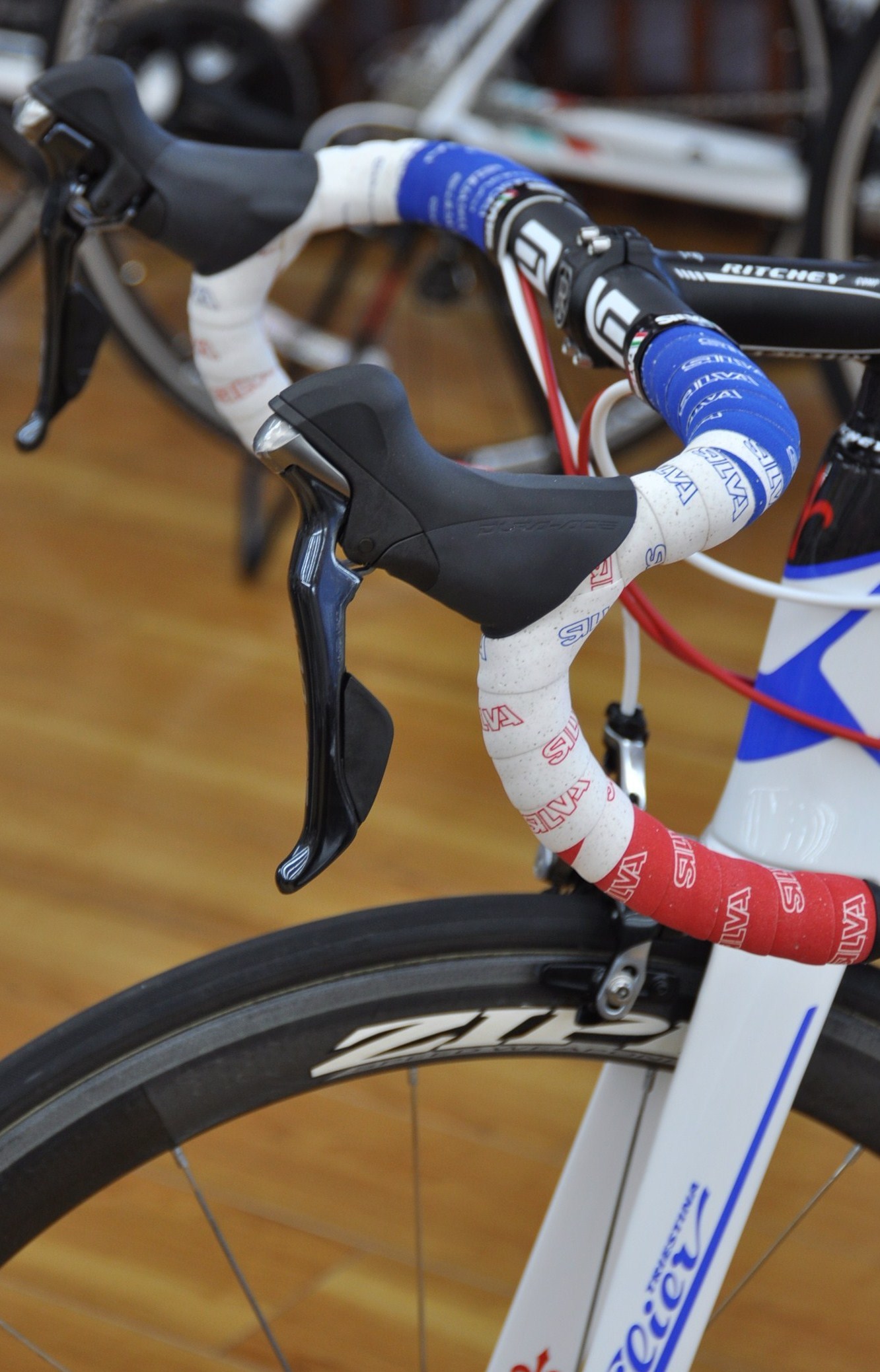Wilier  Cento 1 Air　ユナイテッドカラー_b0246207_20435723.jpg