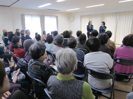 長生会＆ふれあい喫茶（女性警官・コント）_f0053885_19461410.jpg