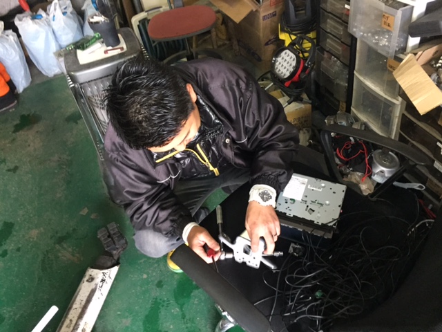 3月25日山本が送りますTOMMYの1日 ランクル アルファード ハマー_b0127002_2045688.jpg